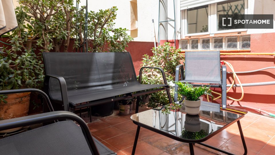 Double room Madrid, 6 beds, 134m² — photo 19