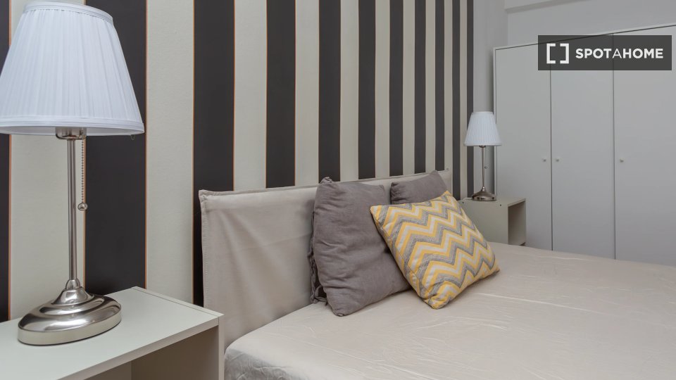 Double room Lisbon, 4 beds — photo 10