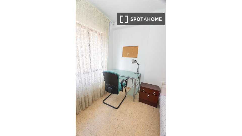 Double room Valencia, 4 beds — photo 16