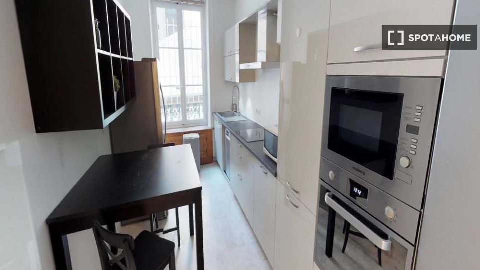 Double room Lyon, 5 beds, 130m² — photo 6