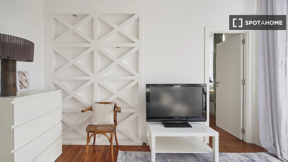 Double room Lisbon, 6 beds — photo 9