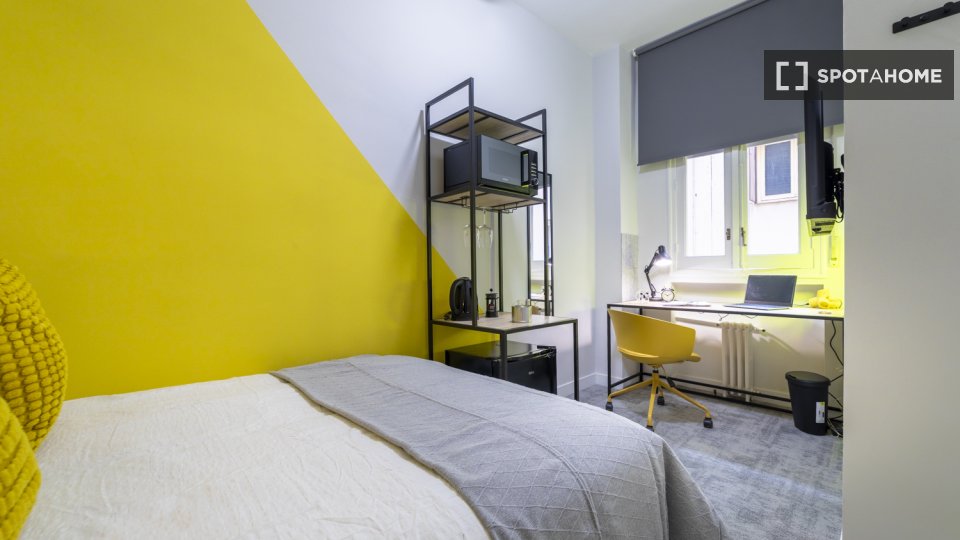 Double room Madrid, 10 beds, 162m² — photo 10