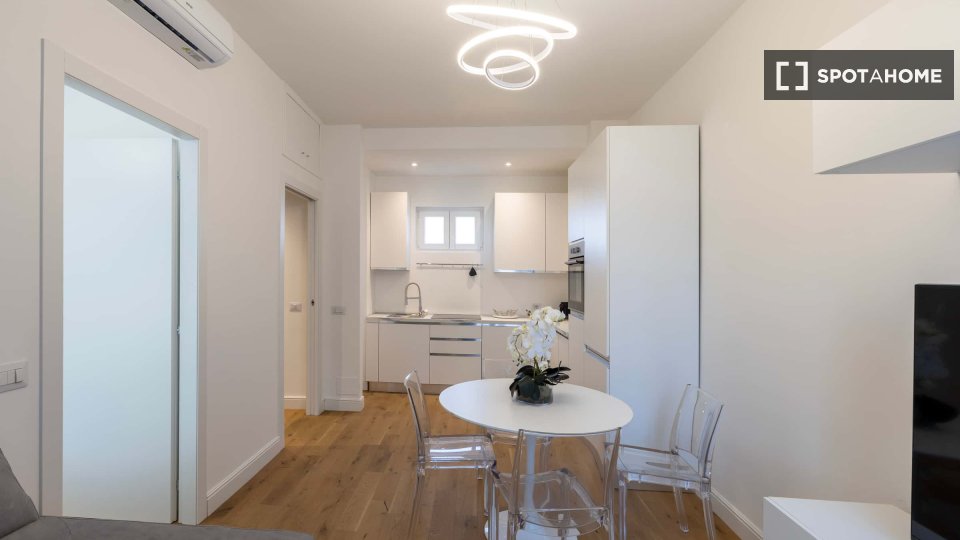 Apartment Milan, 1 bed, 55m² — photo 11