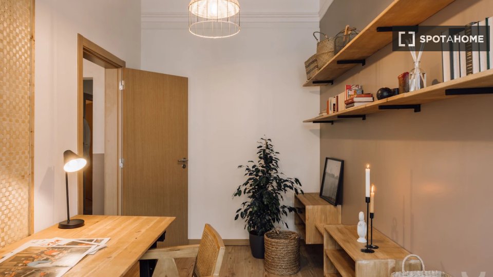Apartment Lisbon, 2 beds, 115m² — photo 17