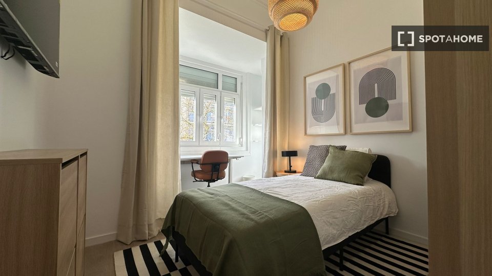Double room Lisbon, 6 beds, 160m² — photo 25