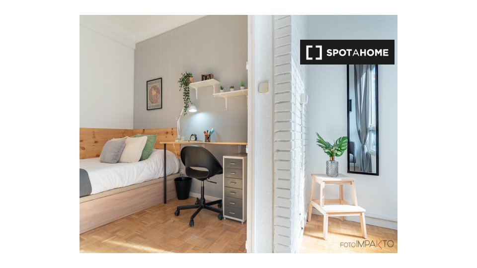 Double room Madrid, 6 beds, 207m² — photo 10