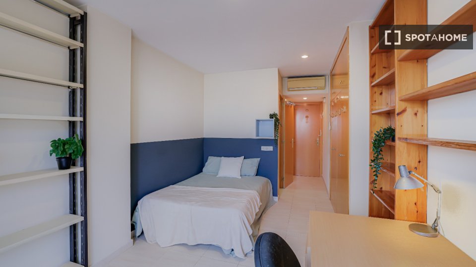 Double room Barcelona, 17 beds, 550m² — photo 13