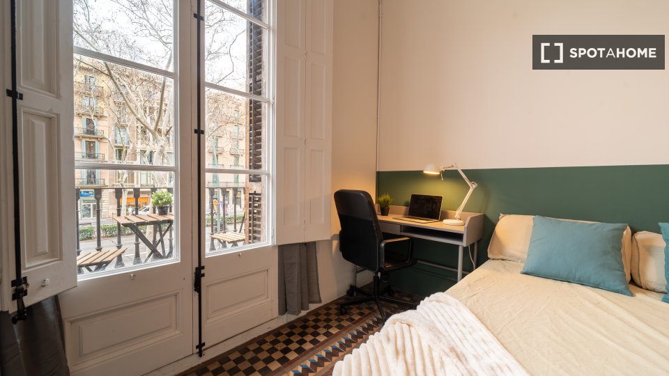 Double room Barcelona, 9 beds, 200m² — photo 10