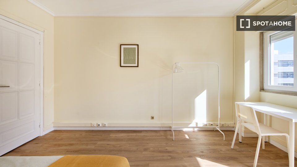 Double room Lisbon, 9 beds, 160m² — photo 19