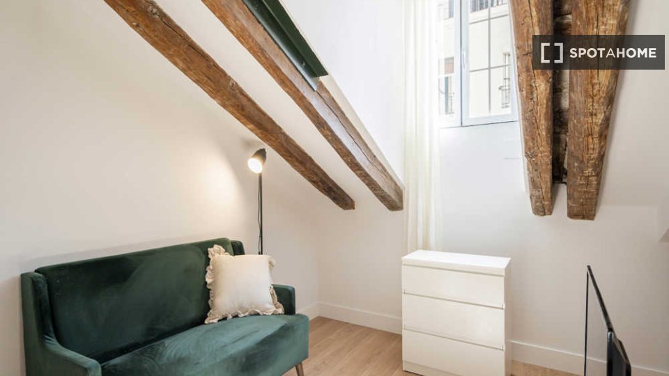 Double room Madrid, 16 beds — photo 47