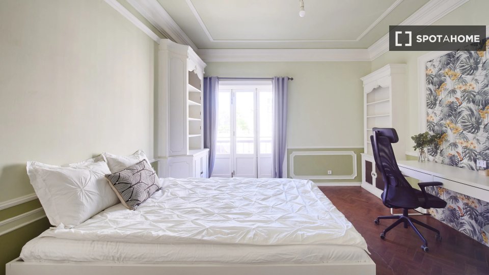 Double room Lisbon, 6 beds — photo 11
