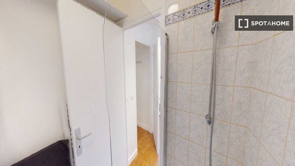 Double room Paris, 3 beds, 50m² — photo 5