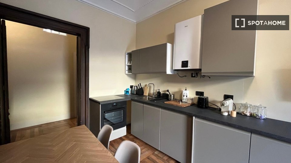 Double room Turin, 3 beds, 70m² — photo 11
