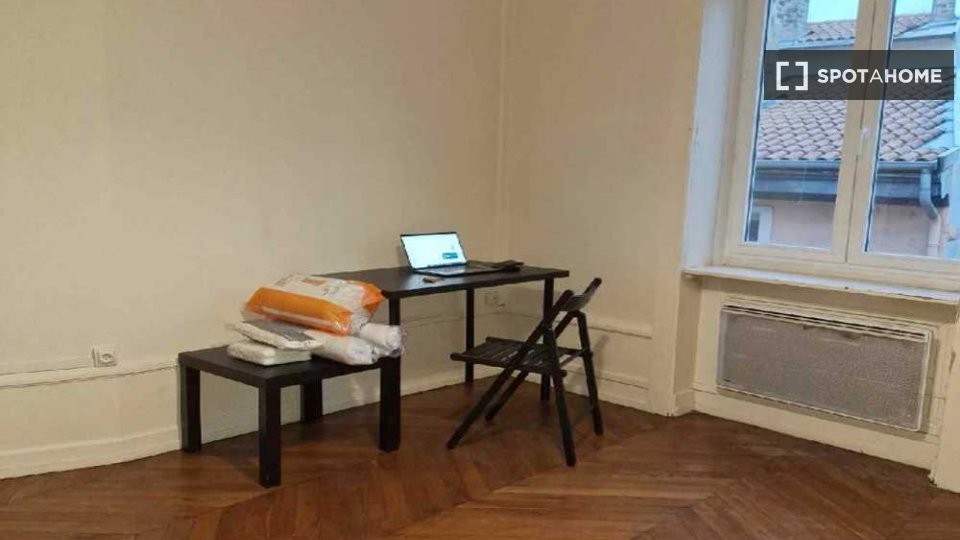 Double room Lyon, 3 beds, 80m² — photo 10