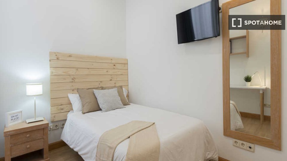 Double room Madrid, 41 beds — photo 99