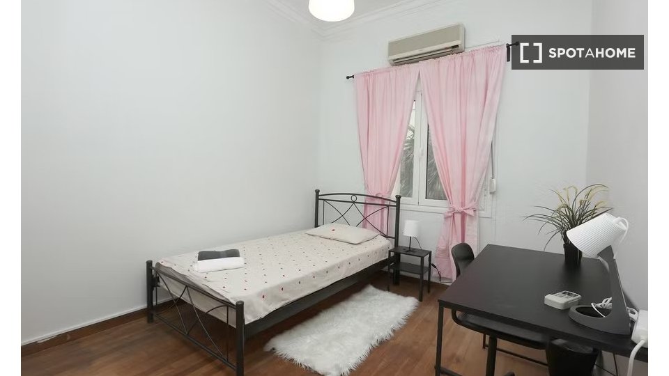 Double room Athens, 8 beds — photo 11