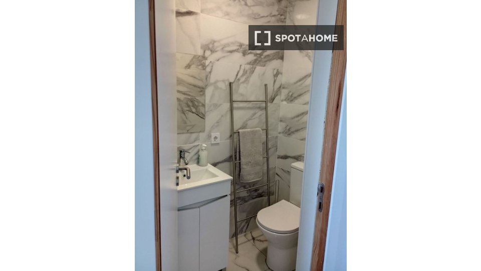 Double room Porto, 5 beds, 170m² — photo 17