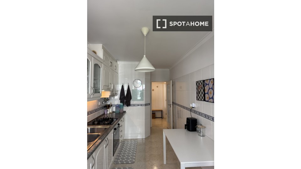 Apartment Lisbon, 2 beds, 108m² — photo 8