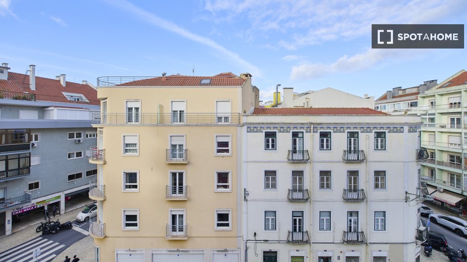 Double room Lisbon, 5 beds — photo 15
