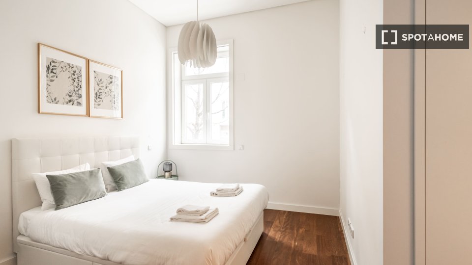 Apartment Lisbon, 2 beds, 82m² — photo 11
