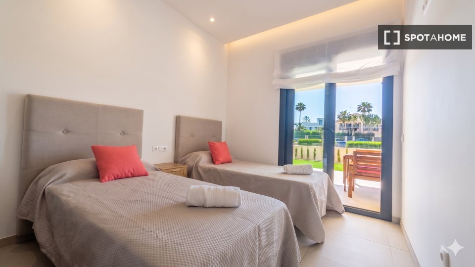 Apartment Alicante, 2 beds — photo 7