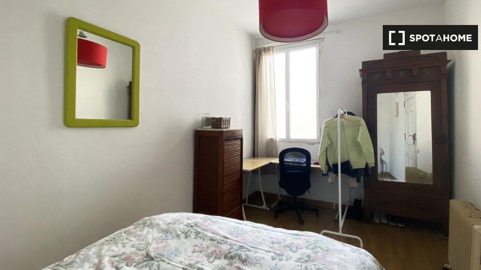 Double room Madrid, 3 beds — photo 13