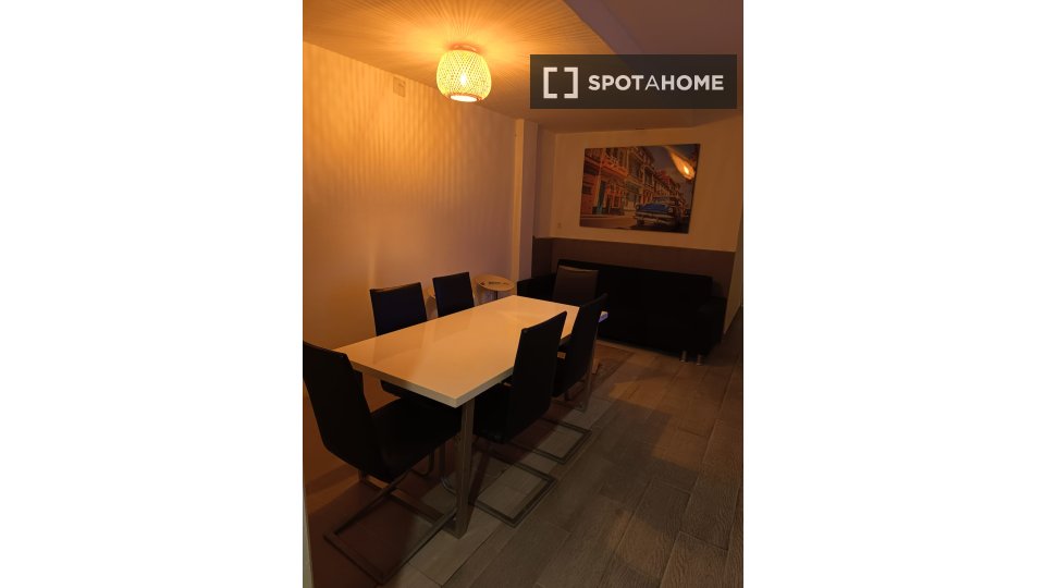 Double room Valencia, 6 beds, 70m² — photo 10