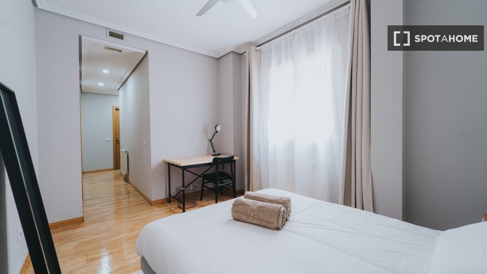 Double room Madrid, 4 beds — photo 7