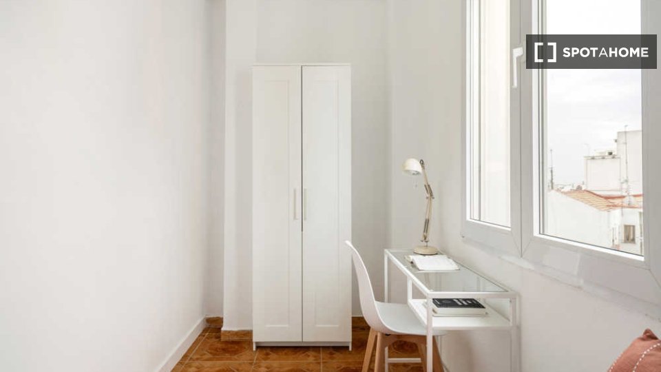 Double room Madrid, 6 beds — photo 9