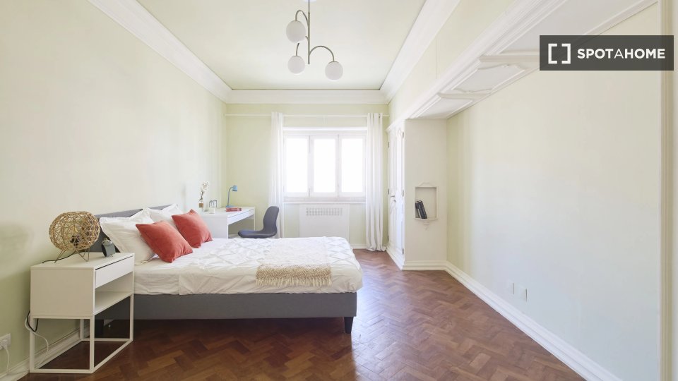 Double room Lisbon, 6 beds — photo 1