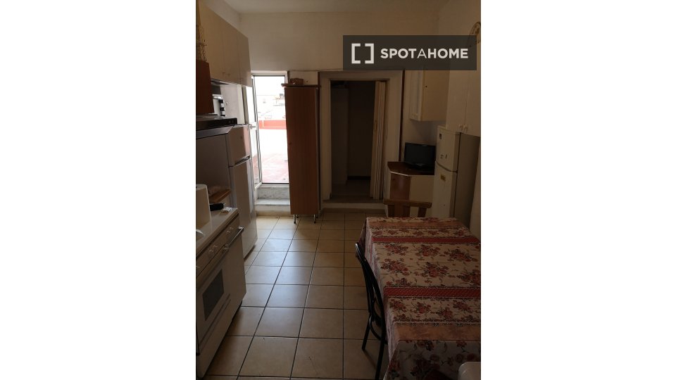 Double room Naples, 3 beds, 110m² — photo 6