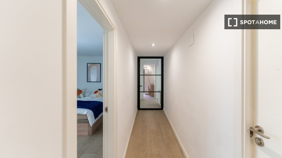 Double room Madrid, 6 beds — photo 1