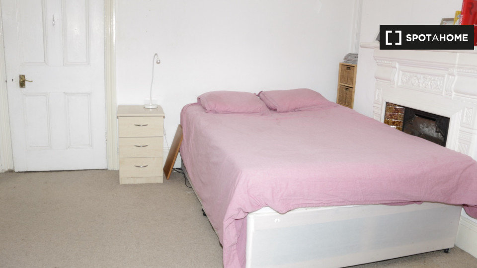 Double room London, 4 beds — photo 1