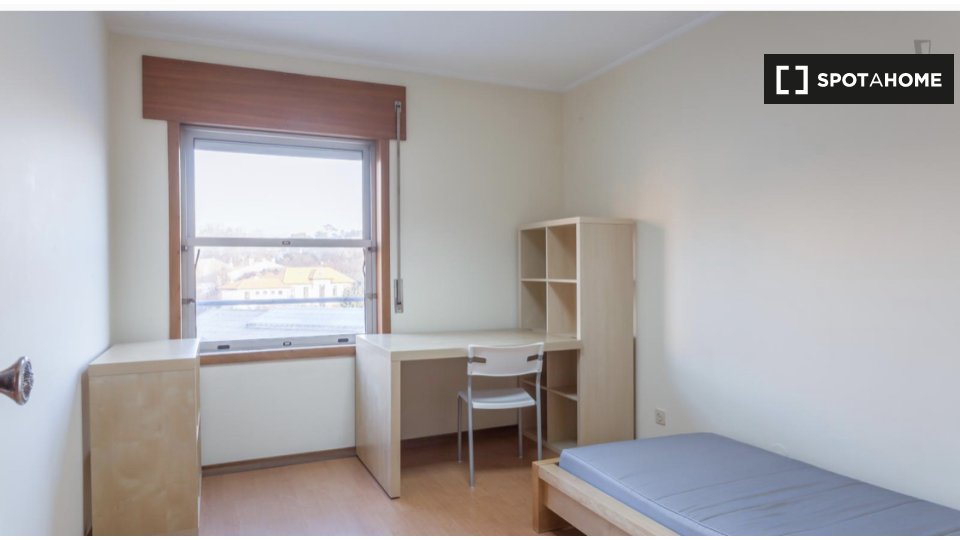 Double room Porto, 5 beds, 160m² — photo 1