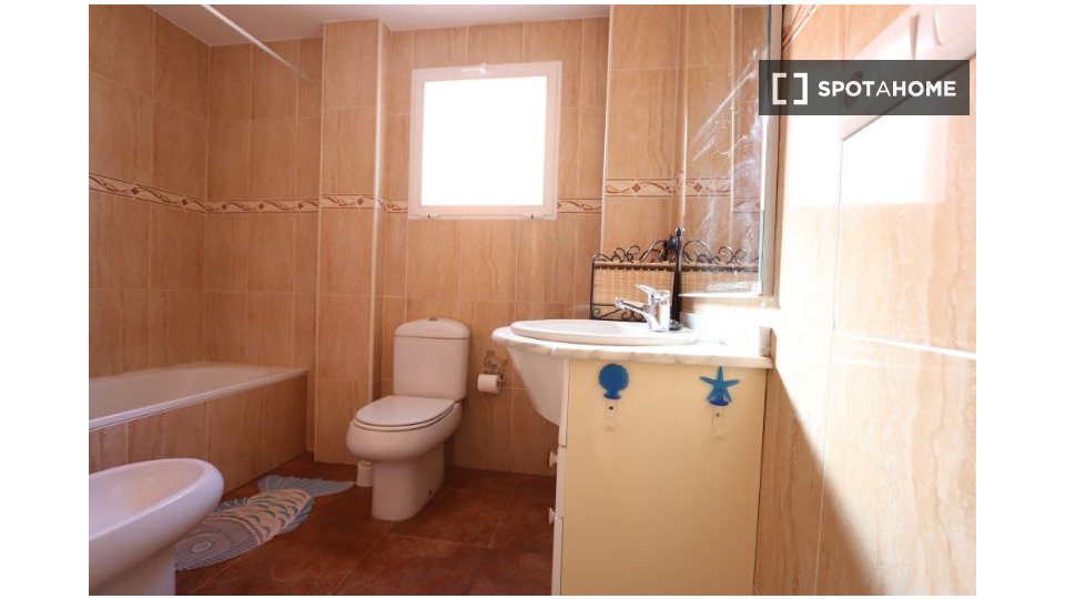 Apartment Alicante, 2 beds, 93m² — photo 10