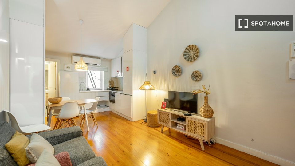 Apartment Lisbon, 2 beds — photo 39