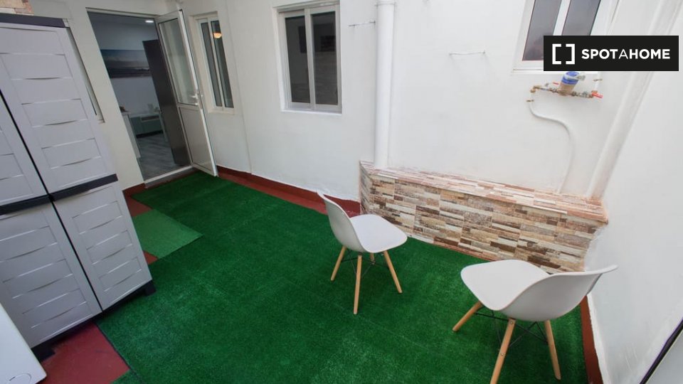 Double room Valencia, 5 beds, 120m² — photo 5