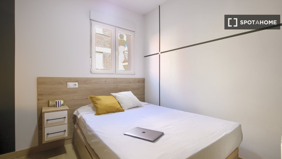 Double room Madrid, 5 beds — photo 40