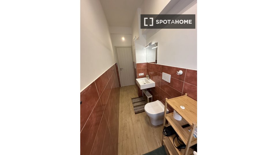 Double room Rome, 1 bed, 108m² — photo 5