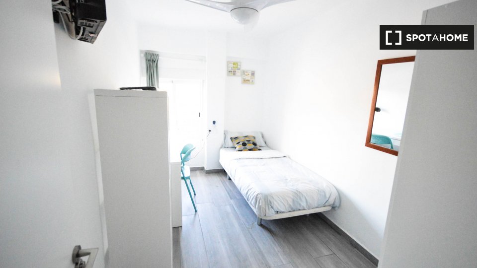 Double room Valencia, 4 beds, 100m² — photo 1