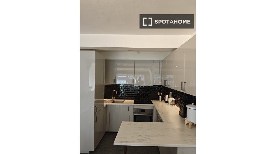 Apartment Brussels, 1 bed, 75m² — photo 11