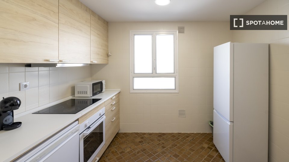 Piso de 2 habitaciones en alquiler en Universidad, Madrid.