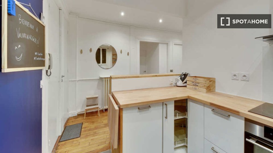 Double room Paris, 6 beds, 80m² — photo 1