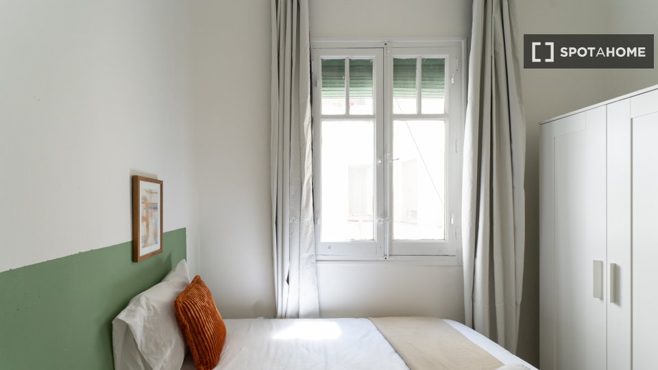 Double room Madrid, 7 beds — photo 17