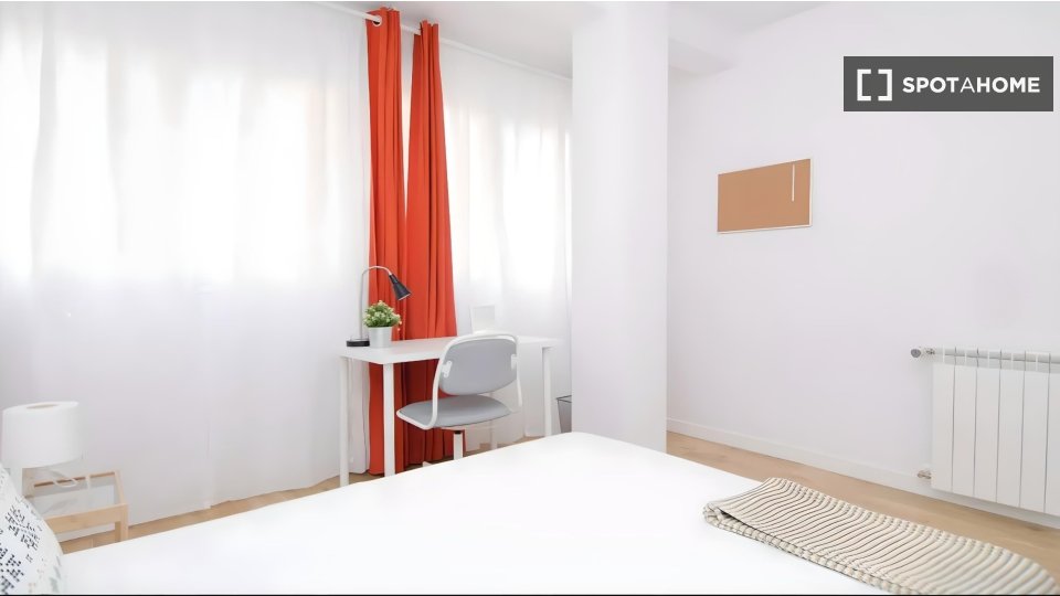 Double room Madrid, 6 beds — photo 35