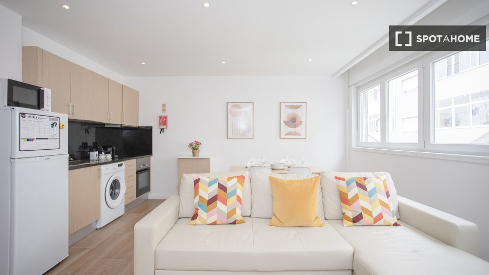 Apartment Porto, 1 bed, 55m² — photo 1