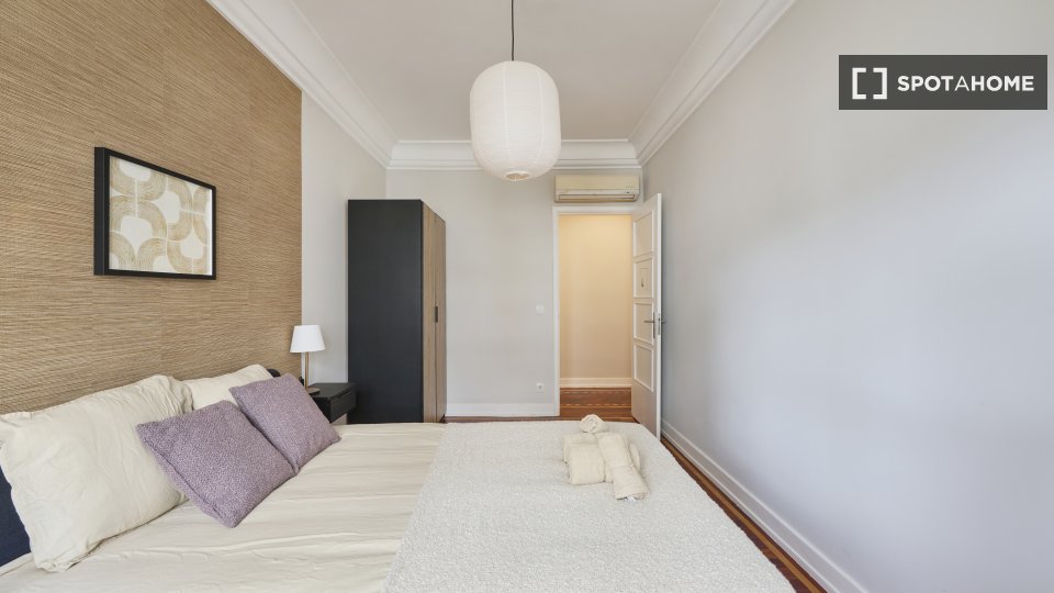 Double room Lisbon, 6 beds — photo 12