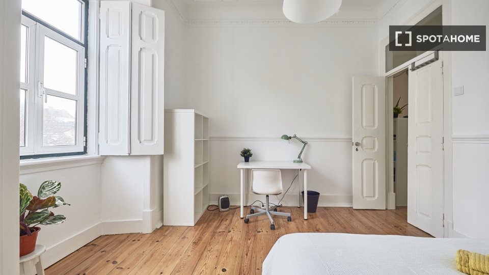 Double room Lisbon, 7 beds, 110m² — photo 38