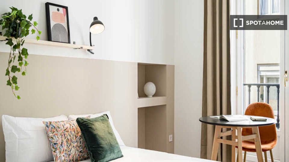 Double room Madrid, 16 beds — photo 27