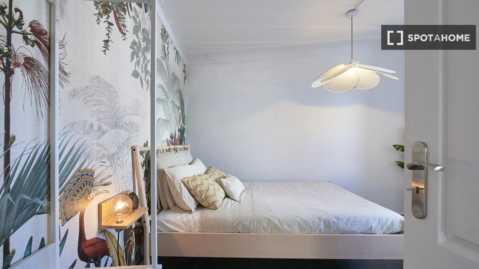 Double room Lisbon, 13 beds — photo 11